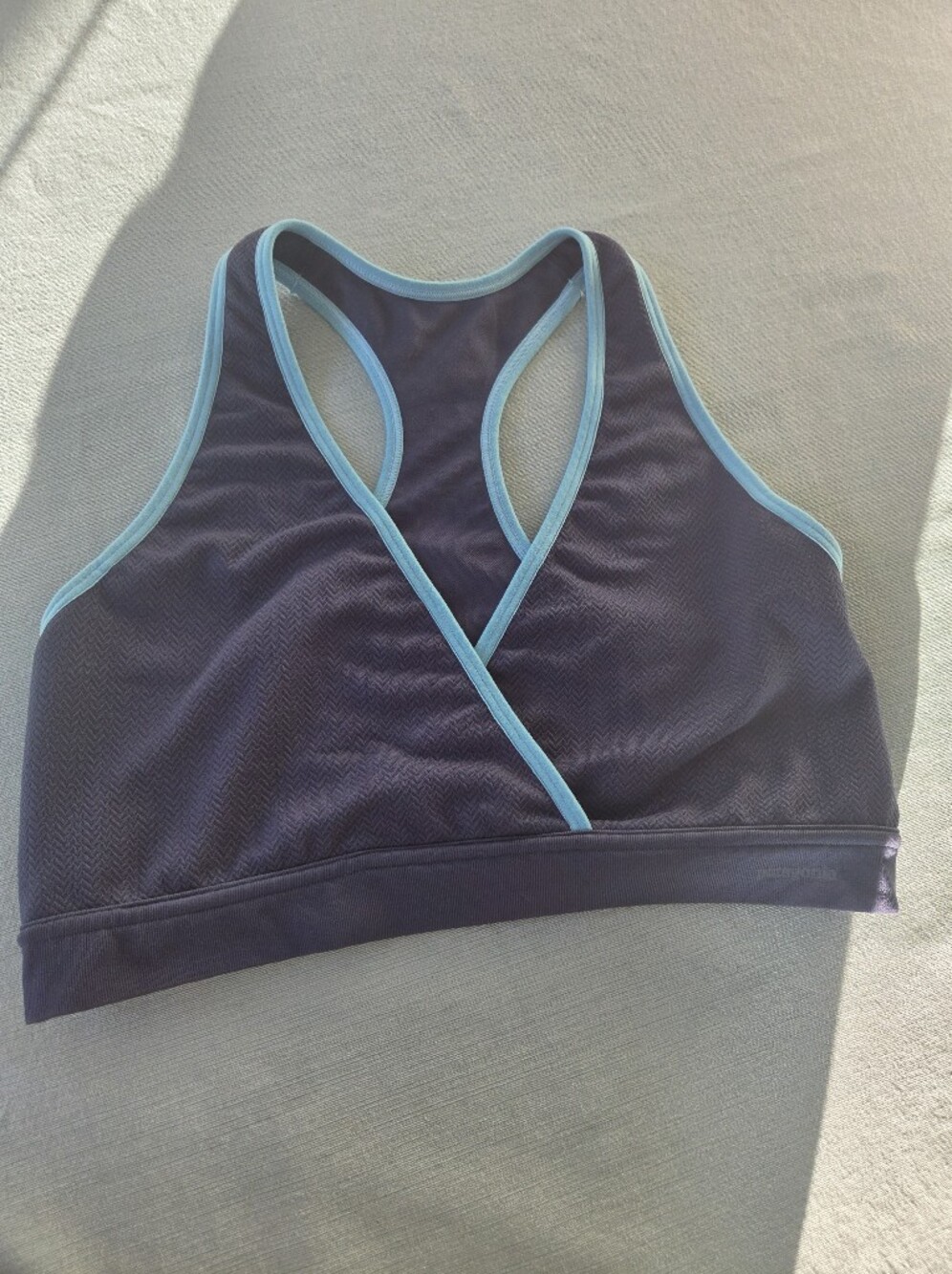 Patagonia Women's Navy Blue Crossover Sports Bra with Light Blue Trim. Sz XL